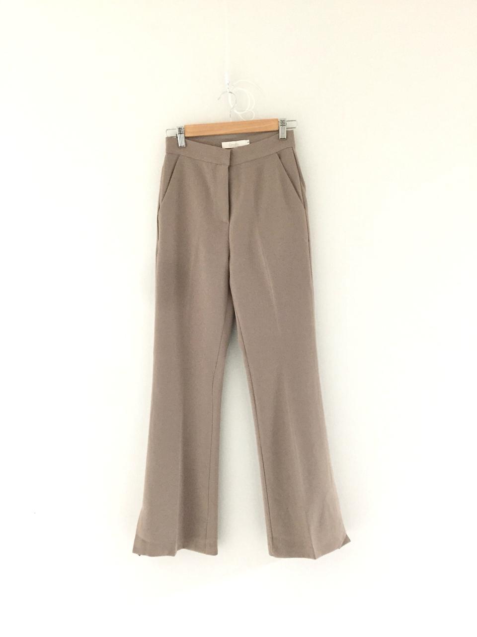 (새) 진베이지 밑단 트임 부츠컷 슬랙스 S