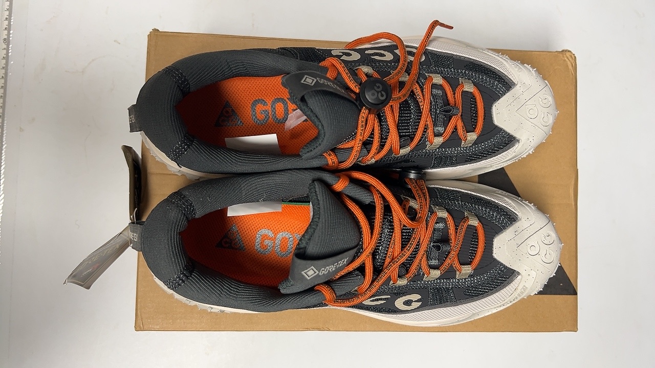 나이키 트래킹화 ACG 마운틴 플라이 로우 고어텍스 260 사이즈