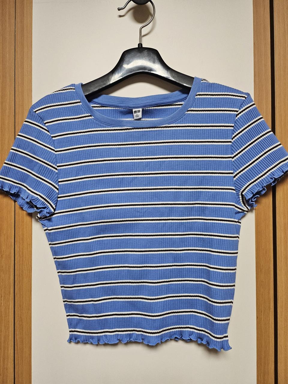 새상품 유니크로 크롭 티 스트라이프