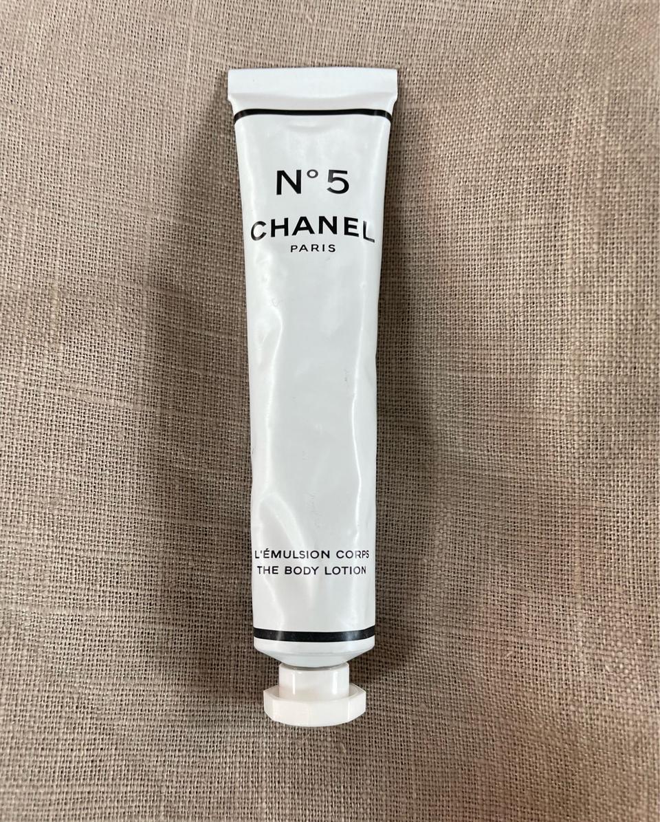[미사용]샤넬 넘버5 한정 퍼퓸드 바디로션 향수핸드크림대용가능