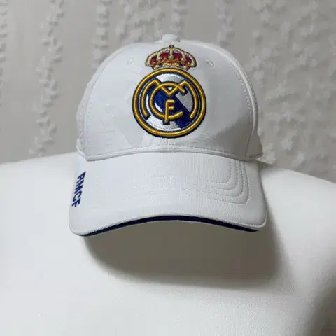 레알마드리드 볼캡 화이트 모자