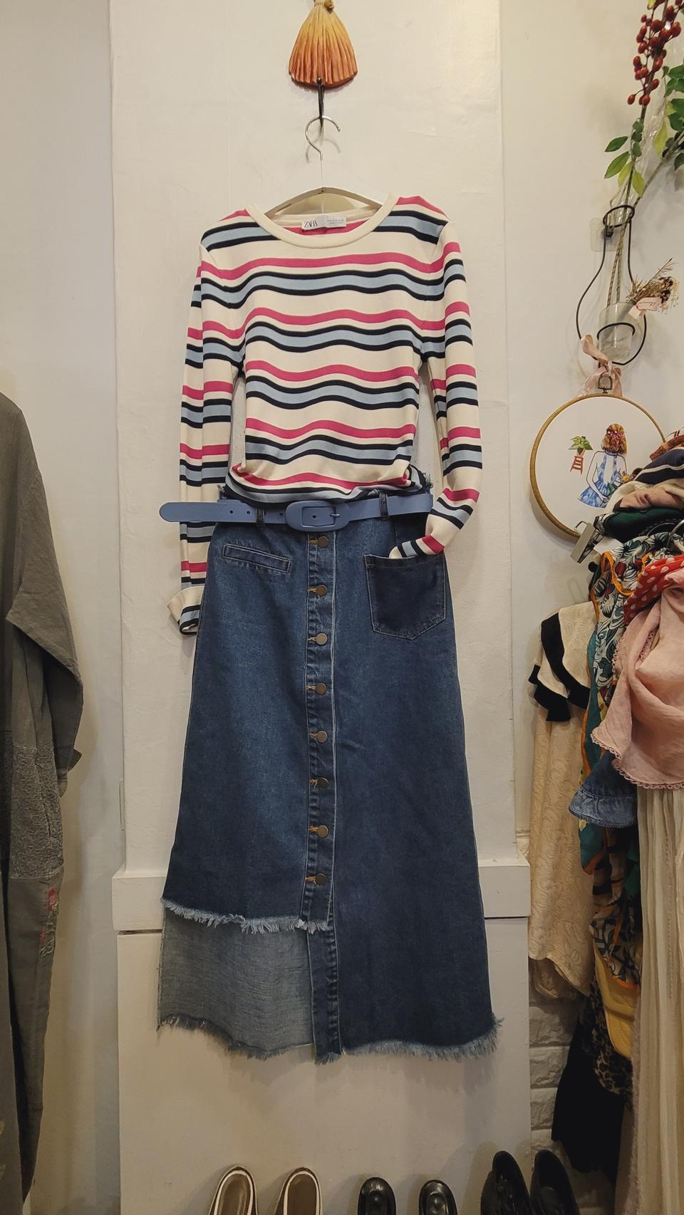 자라 스트라이프 실켓코튼티. 언발데님 포켓스커트 I