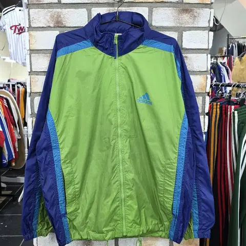 104. 아디다스 올드스쿨 바람막이