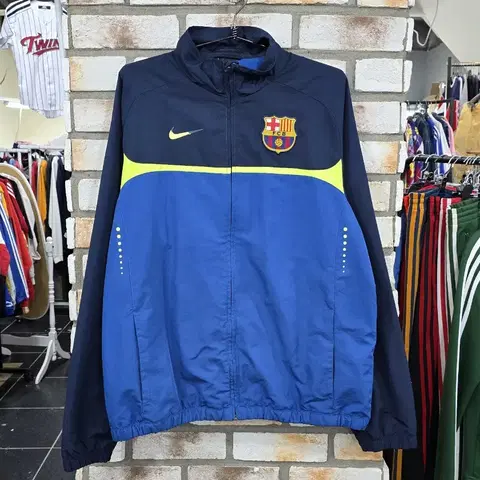 105. 나이키 바르셀로나 바람막이