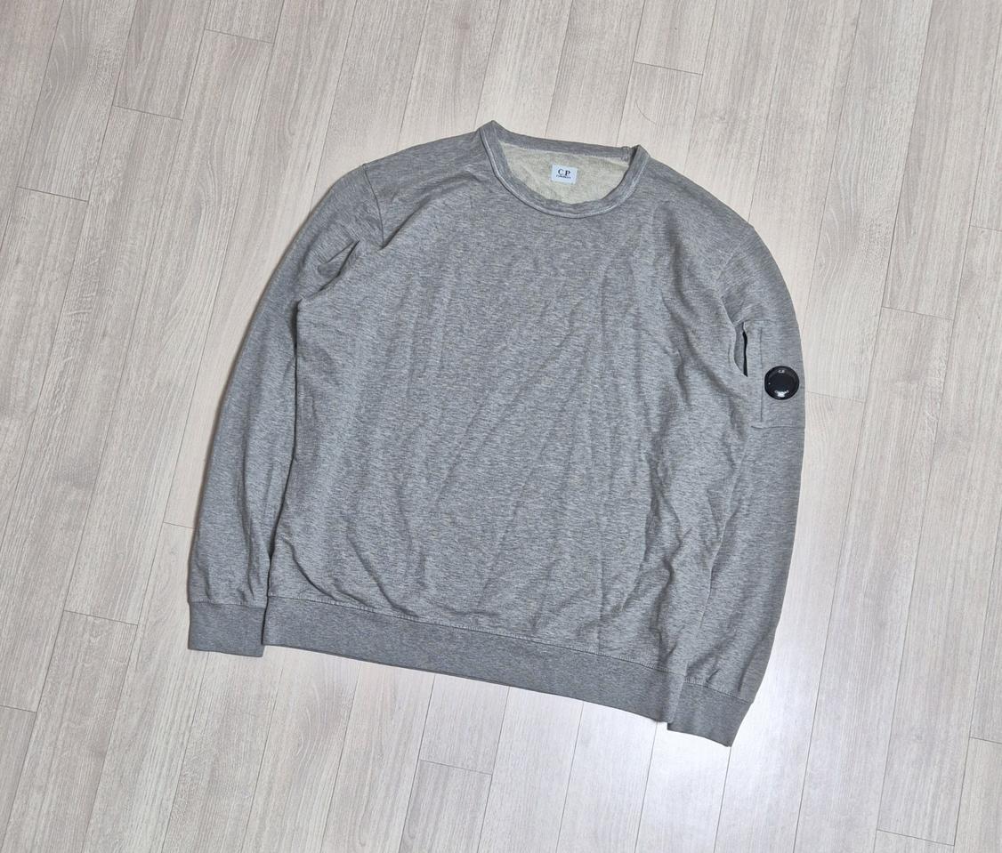 CP컴퍼니 렌즈 맨투맨