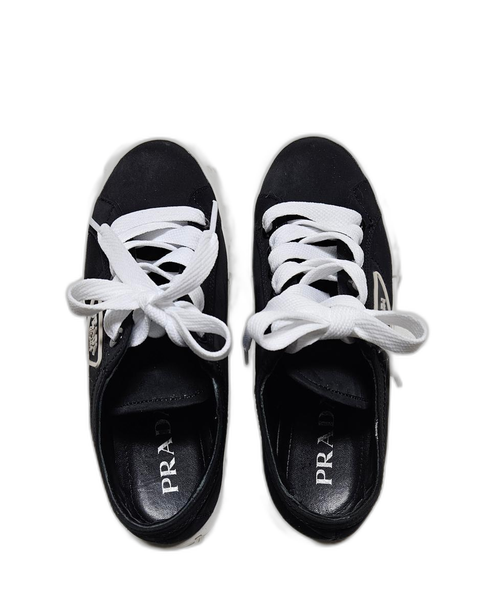 PRADA. 프라다 개버딘 더블휠.스니커즈.37. 240mm