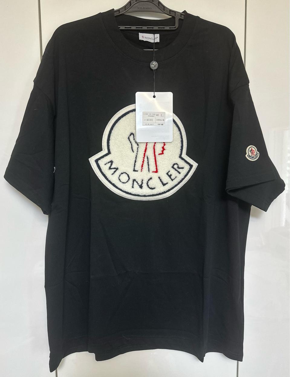 몽클레어반팔티셔츠