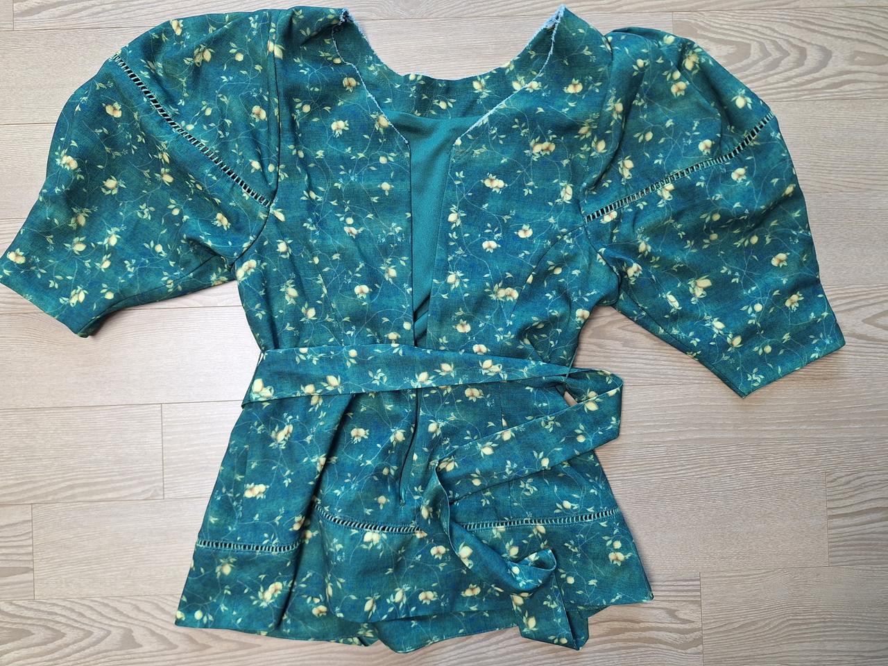 제시뉴욕 플라워 퍼프 블라우스 44사이즈