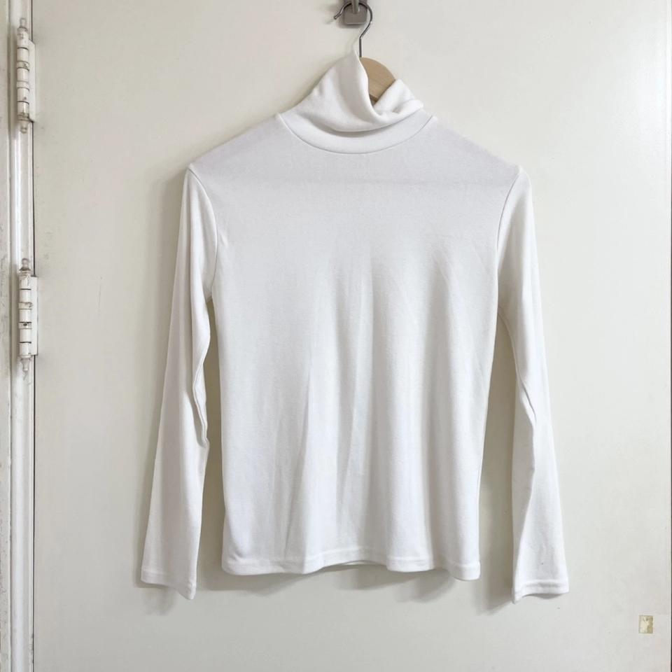 [새상품] 흰색 목폴라 티셔츠