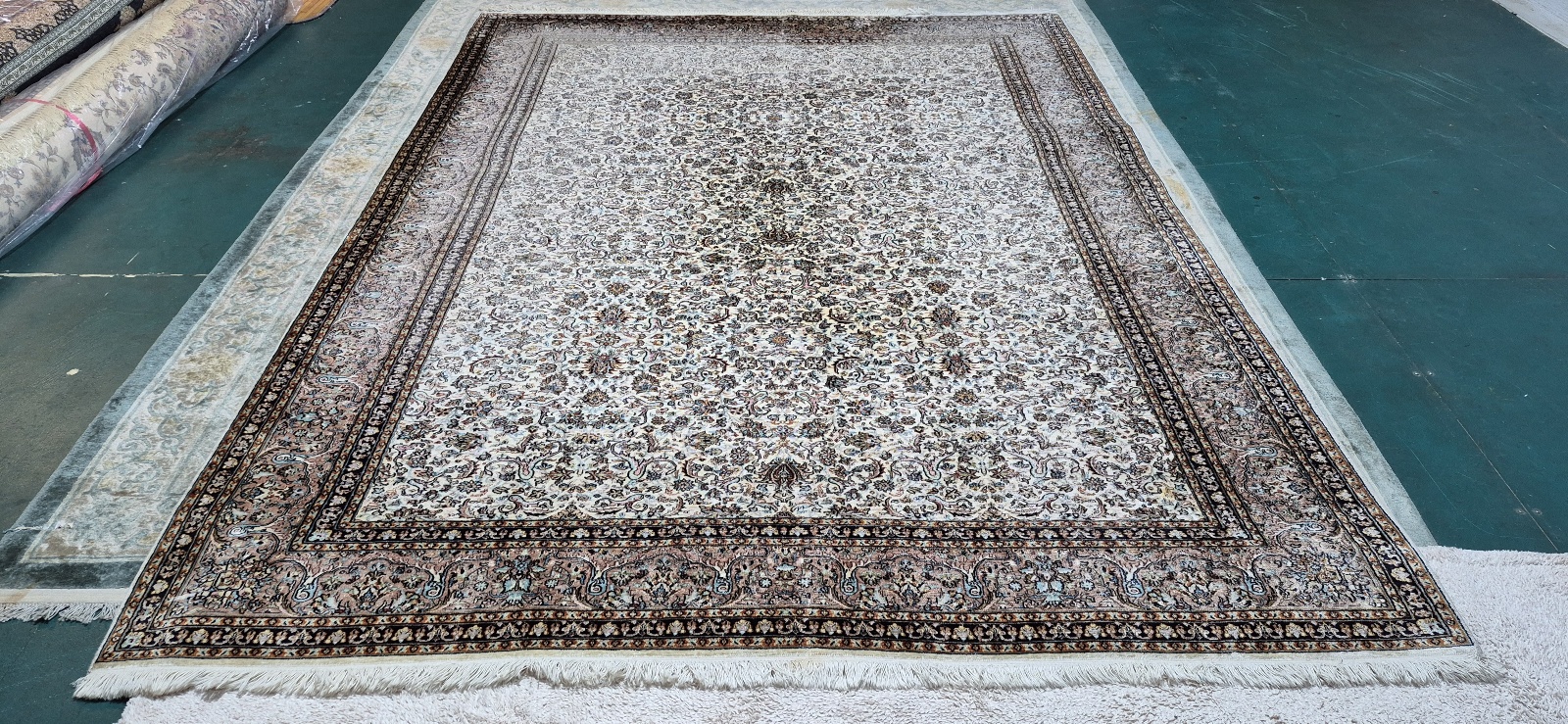 인도 대형 핸드메이드 실크 카페트 - IN192 -