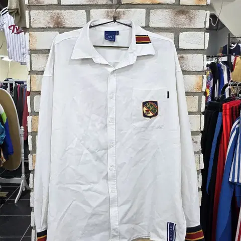 137. 로맨틱크라운 화이트 셔츠