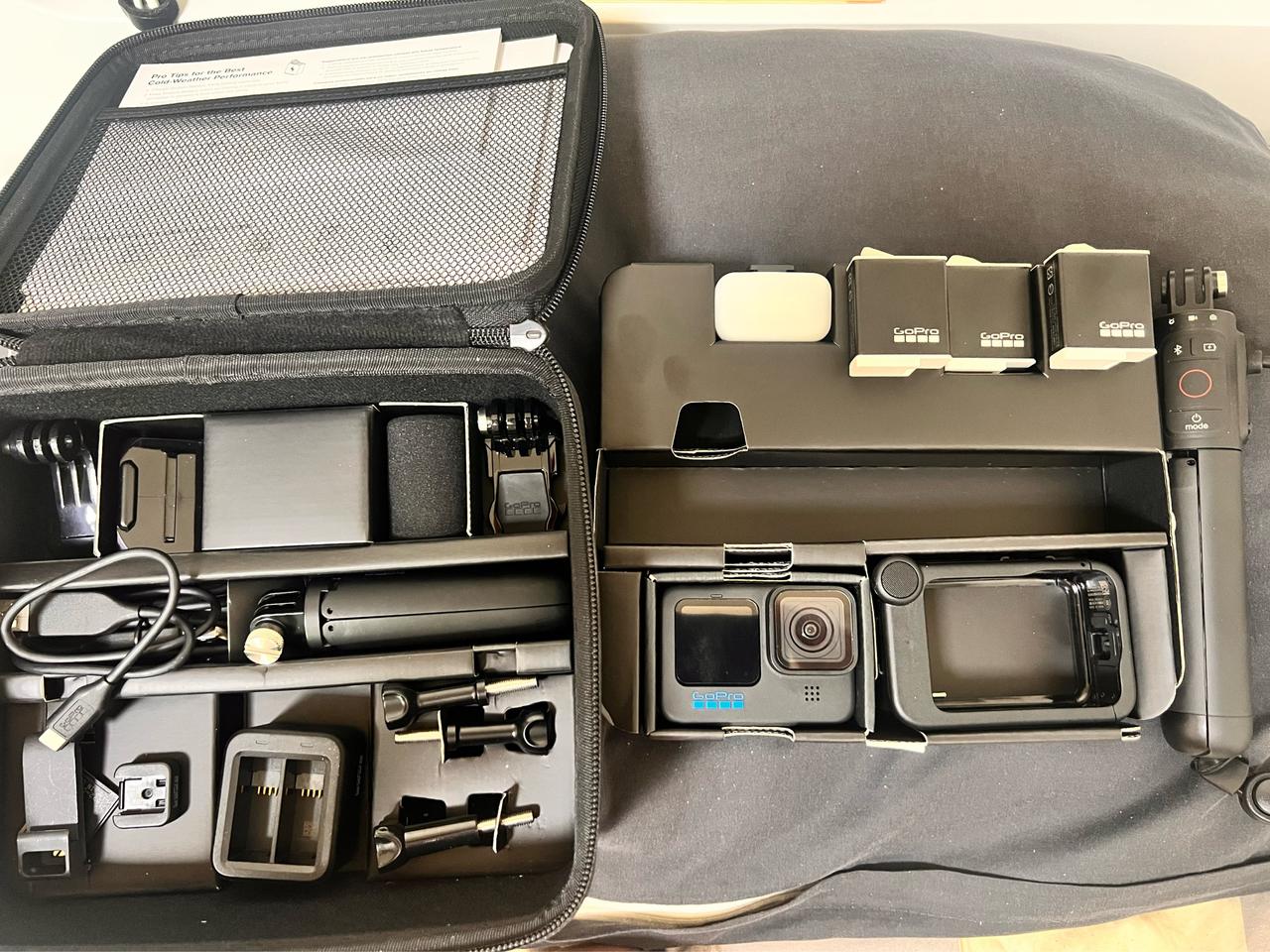 고프로 11 + 볼타 + 배터리 2개 및 충전기 팝니다