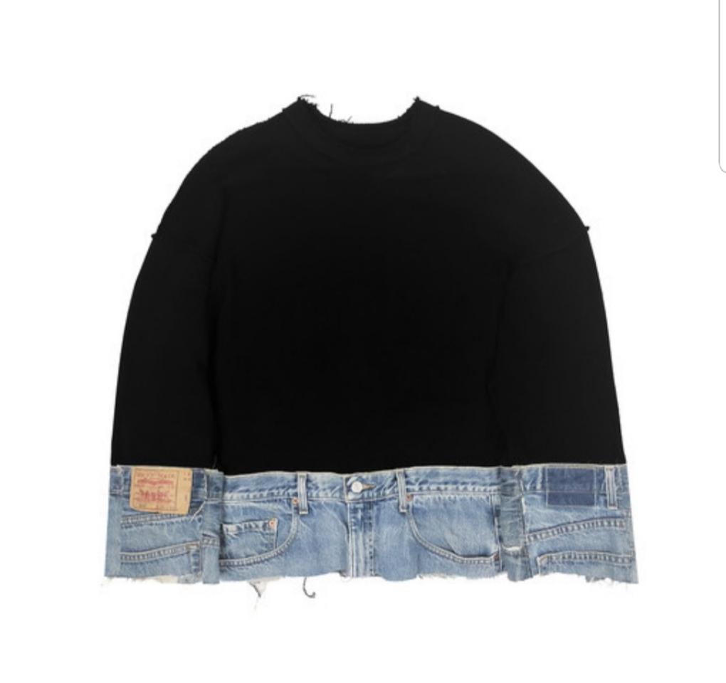 피처링 리바이스 리워크드 맨투맨 (프리사이즈)