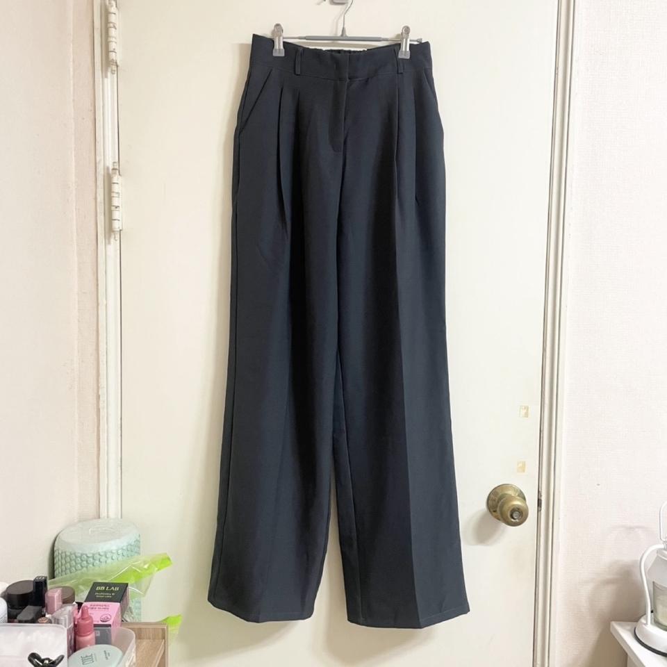 [새상품 / 택 O] 차콜색 뒷밴딩 와이드 슬랙스 바지 (L)