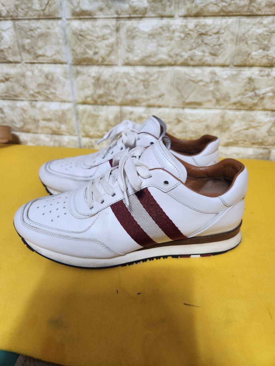 여 발리 가죽 스니커즈  ㅡ235