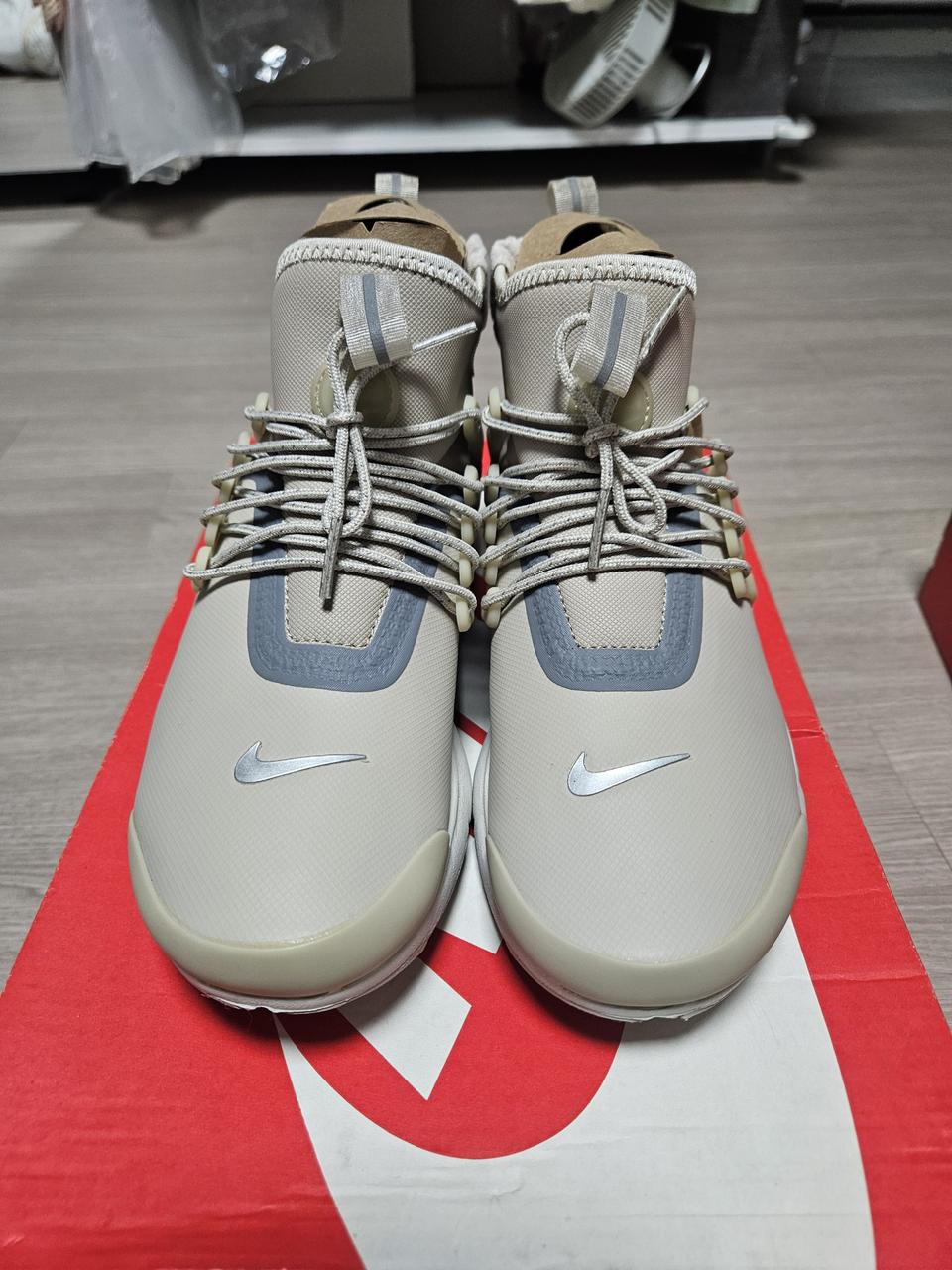 나이키 매장판 나코탭 여성 에어 프레스토 미드 유틸리티 240 새상품