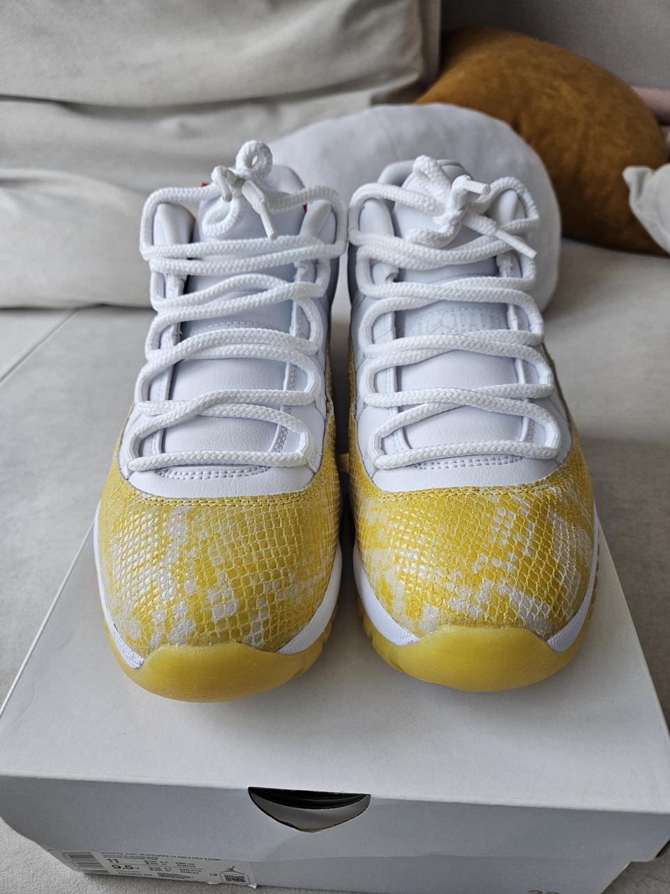 조던11 로우 옐로우 뱀피 280사이즈(남 275)