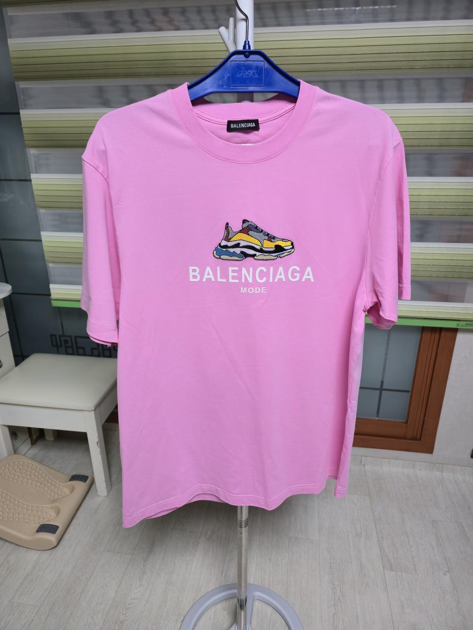 XXL발렌시아가 핑크 티셔츠 (미착용)무료배송