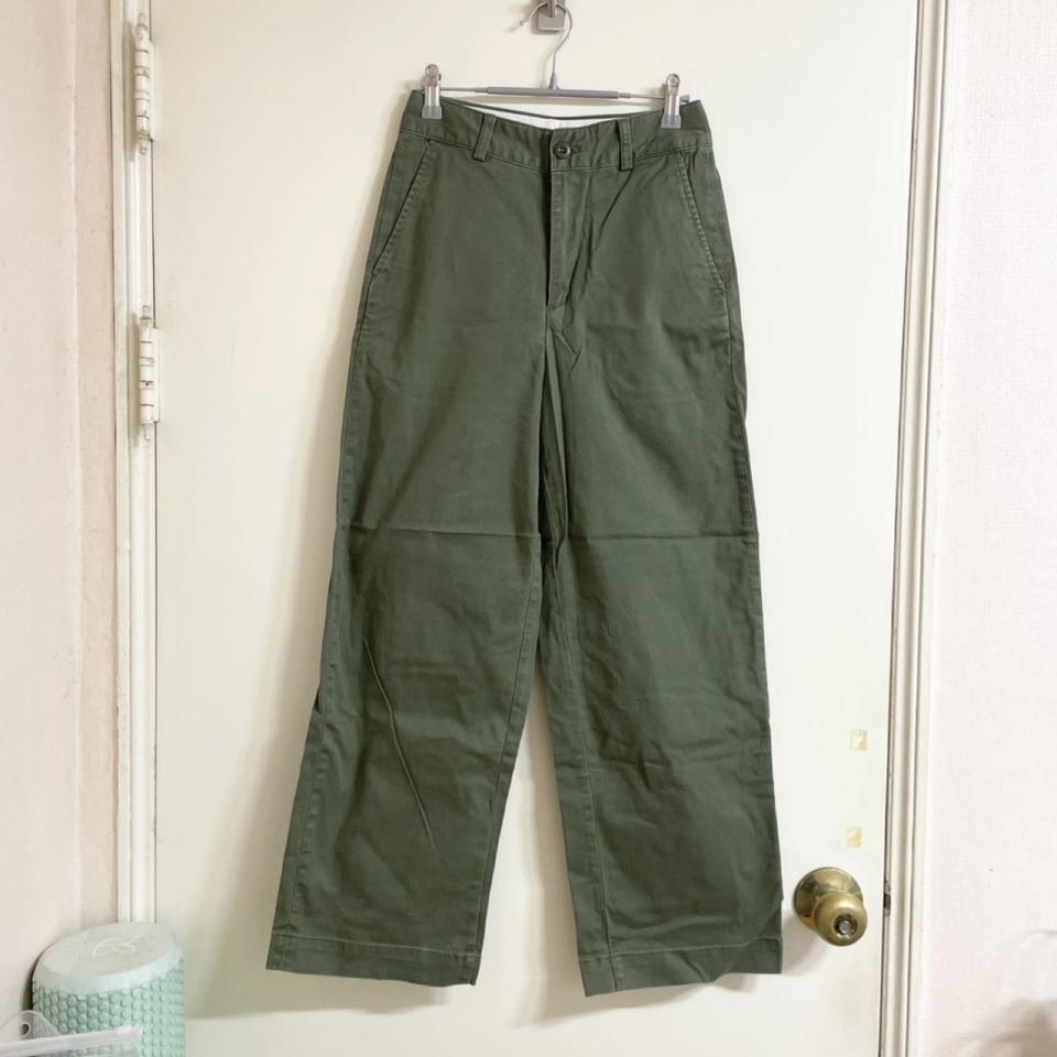 유니클로 카키색 면바지 와이드 팬츠 (58)