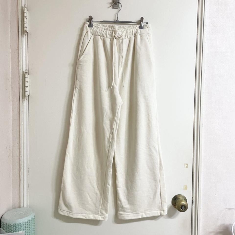 [새상품] 육육걸즈 아이보리 밴딩바지 (L)