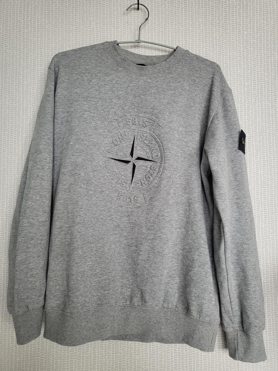 스톤아일랜드 입체형 로고 맨투맨