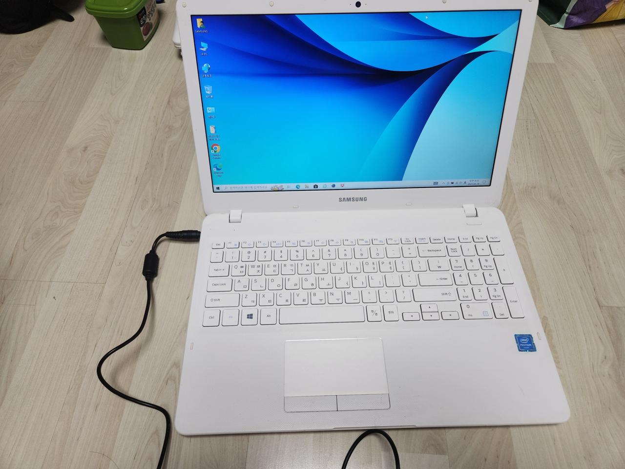 삼성노트북3 NT300E5K 팬티엄노트북팝니다