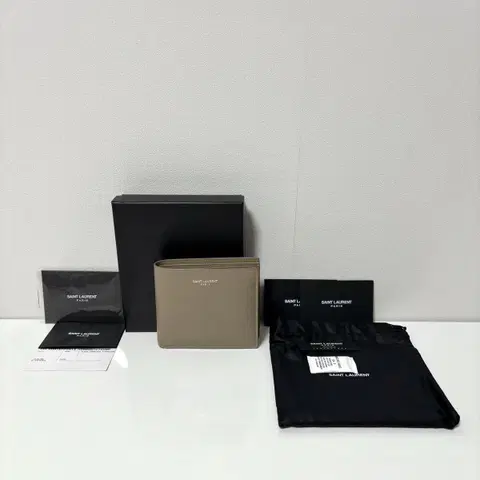 생로랑 이스트 웨스트 반지갑