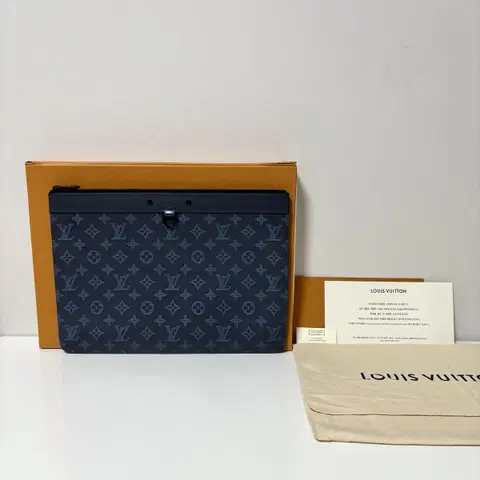 루이비통 디스커버리 포쉐트 GM 클러치