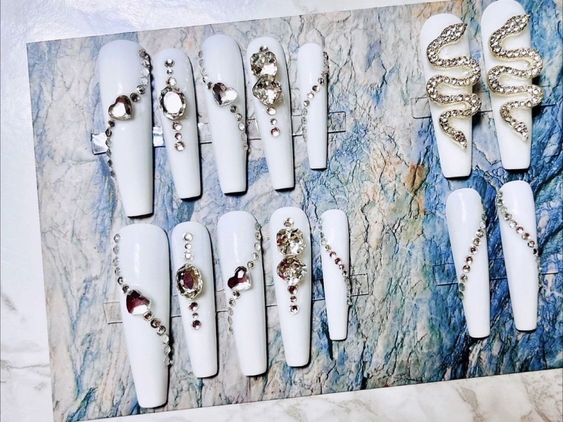 수제 네일팁 / 화이트 웨딩 네일