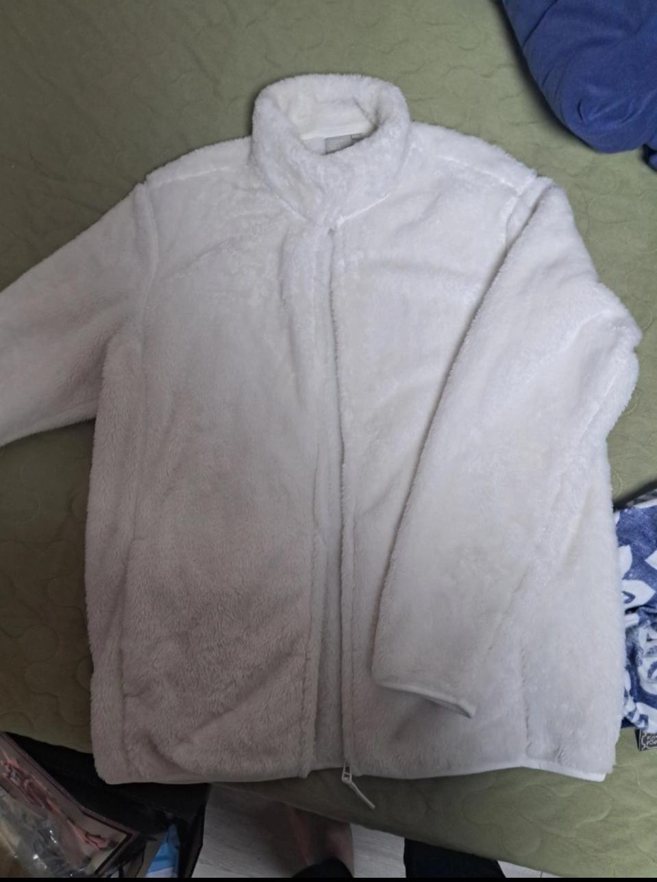 스파오 털 후리스 100사이즈 팝니다