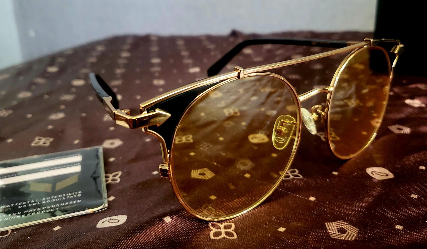 [미사용 새상품] - 옐로우 틴트렌즈 선글라스