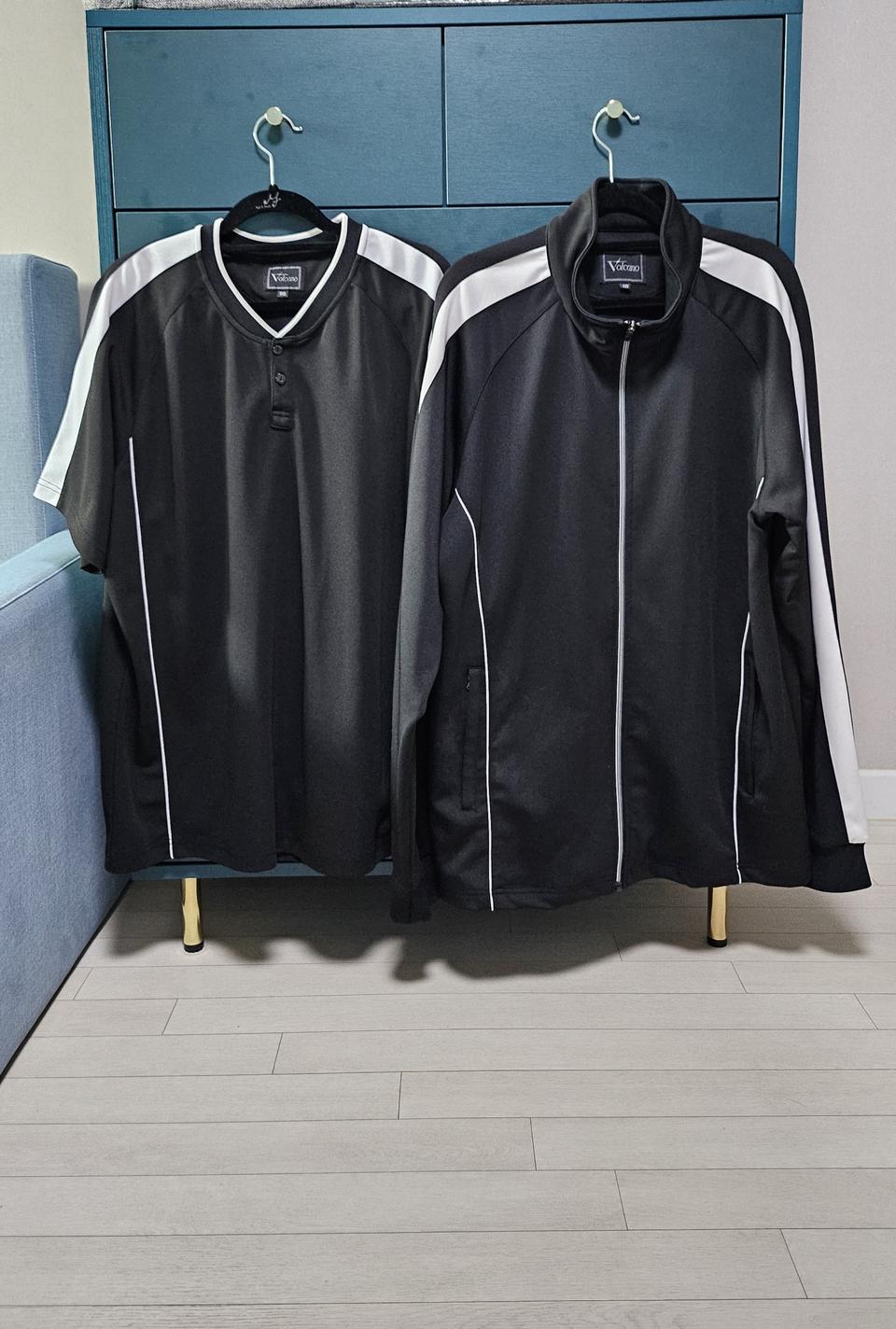 [110]볼케이노-트레이닝집업, 반팔티