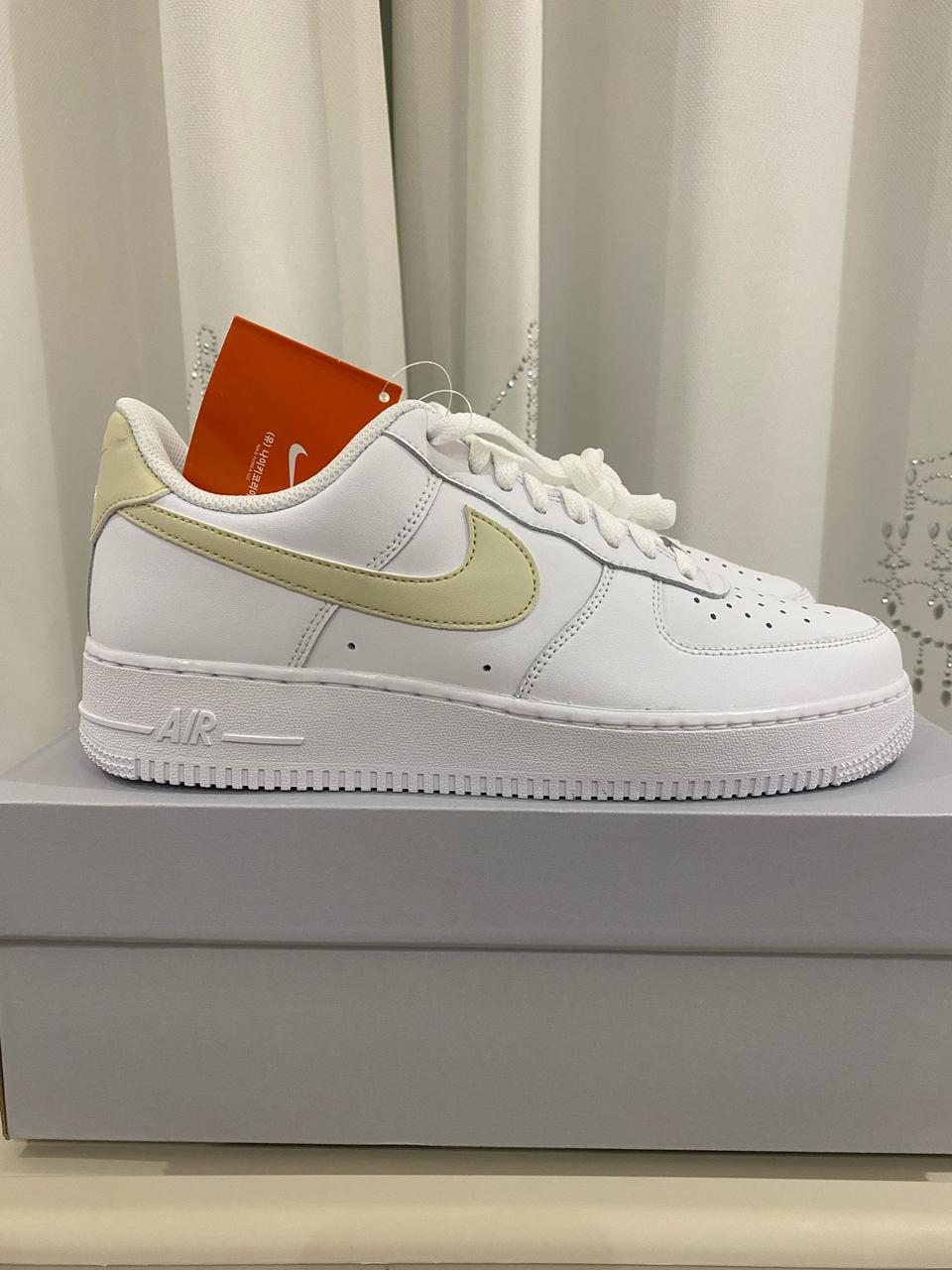 나이키 에어포스 라이트카키로고 270