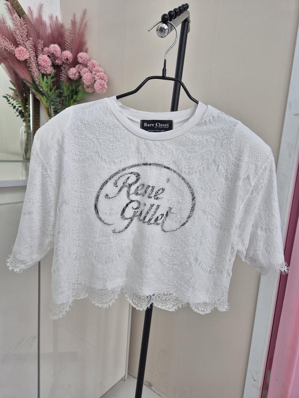 레터링 어깨패드 레이스 크롭 티셔츠