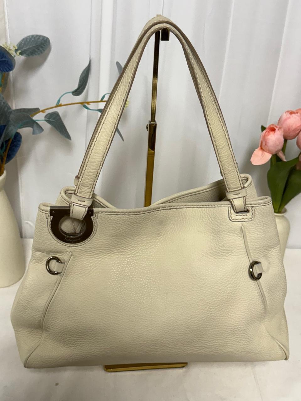 페레가모 숄더백