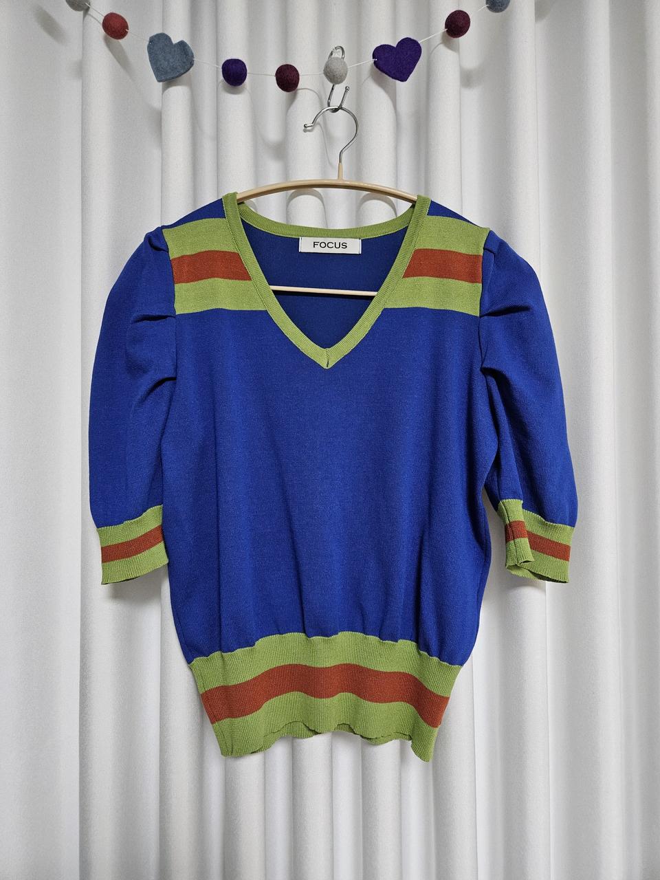 포커스(Focus) 퍼프소매니트