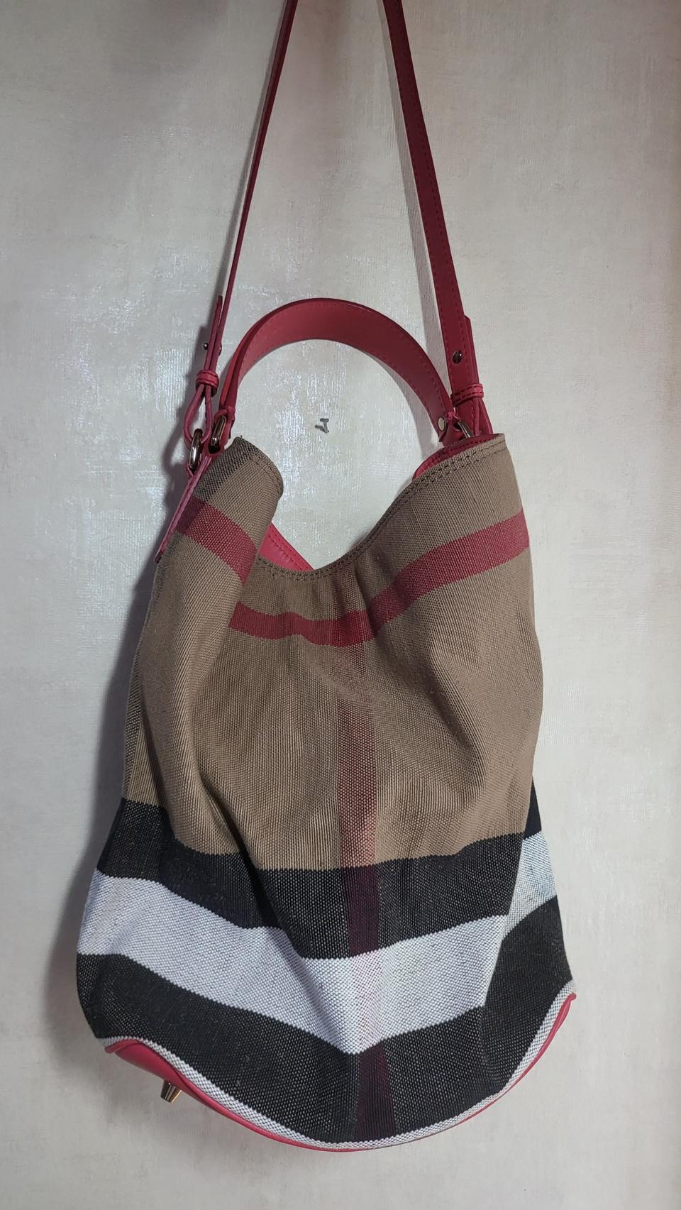 버버리 정품 라지 호보백 세트. 새상품급.