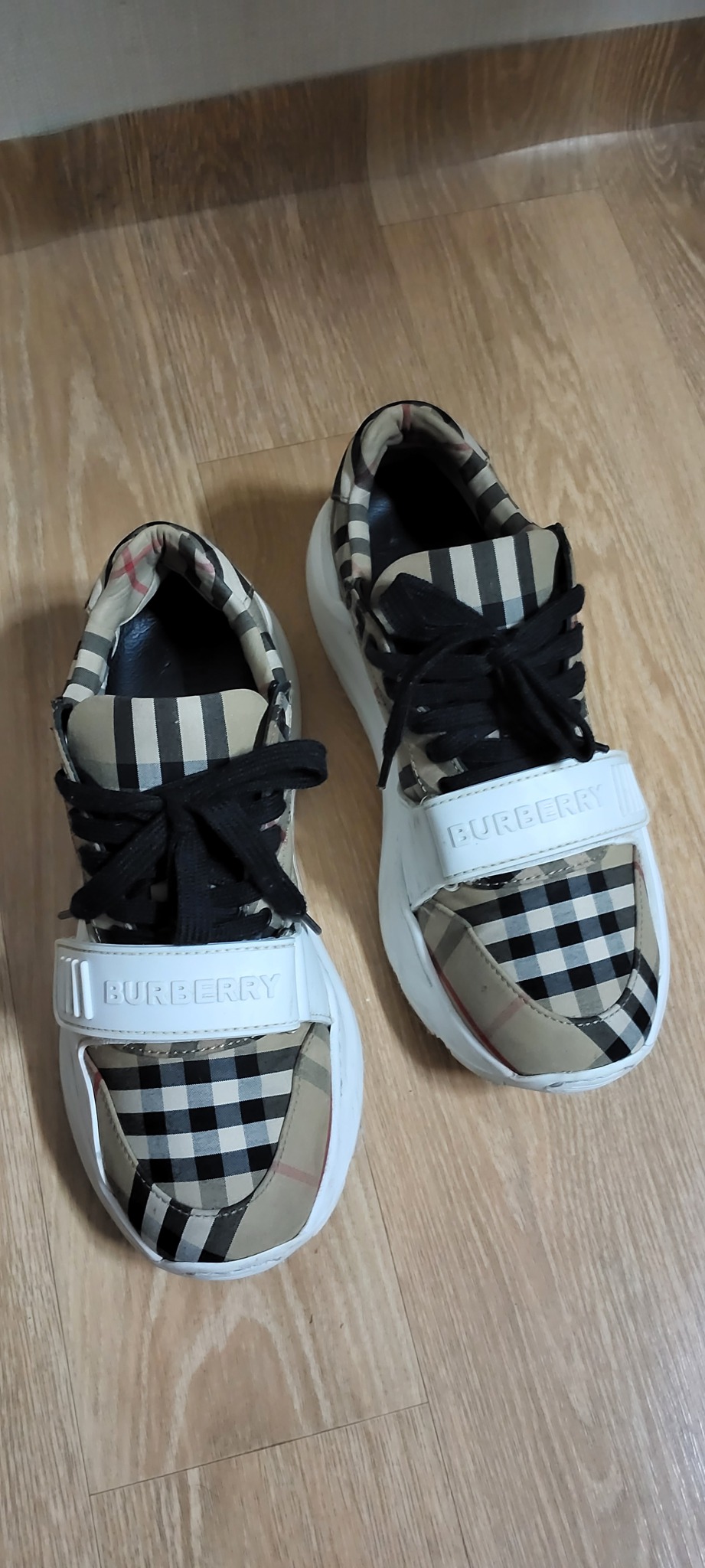 (36.5/235)버버리신발 체크패턴 버버리운동화 스니커즈