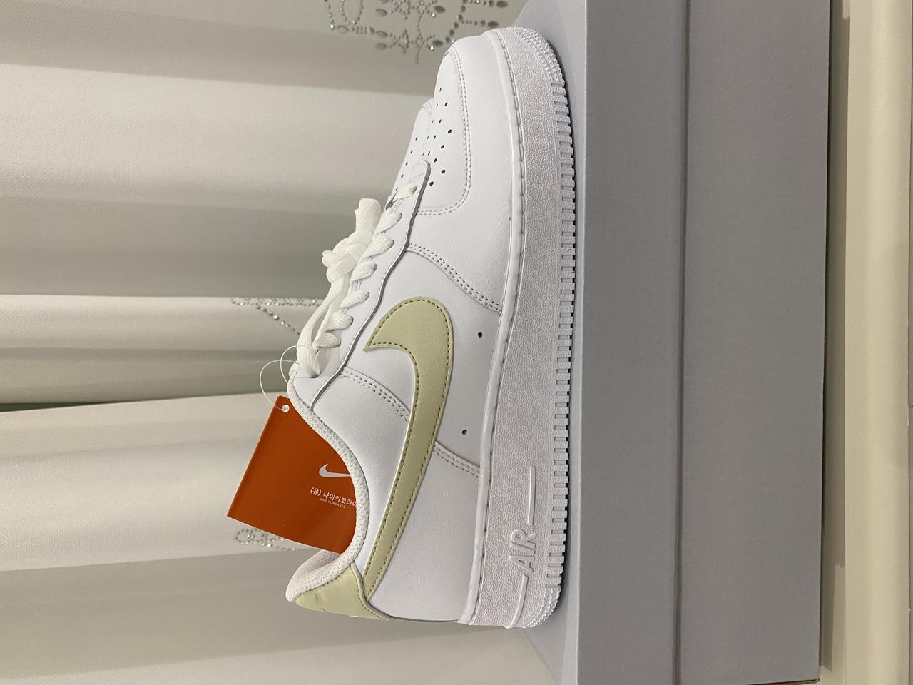 나이키 에어포스 라이트카키로고 270