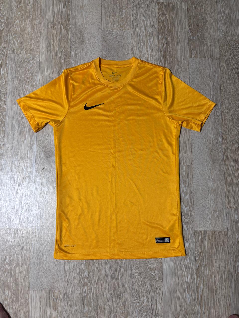 나이키 런닝 드라이핏 반팔 S