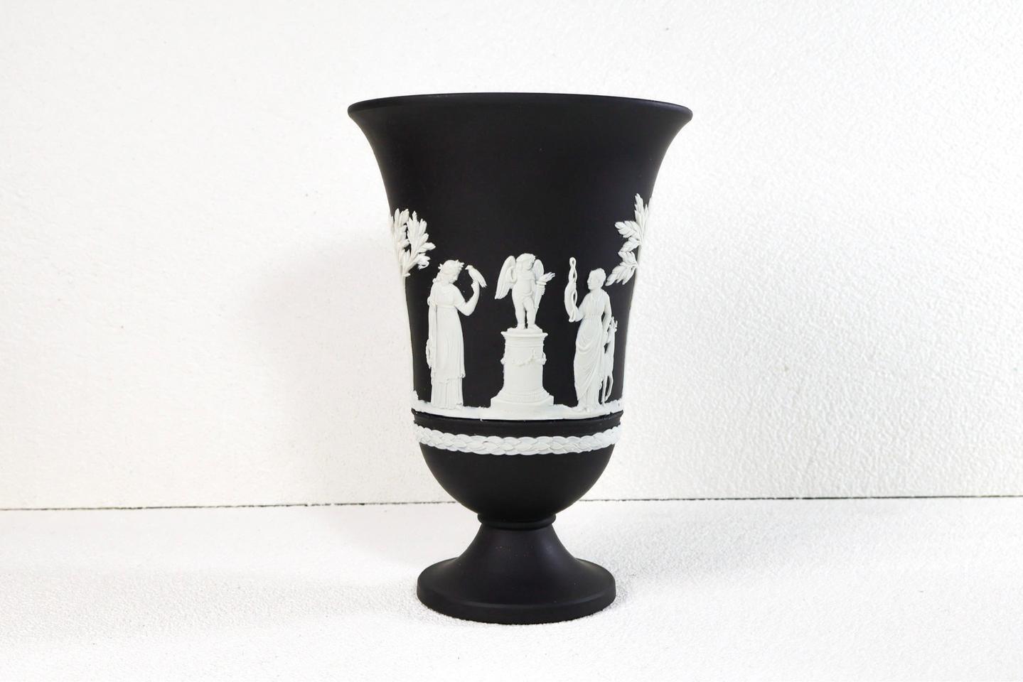[영국앤틱] 웨지우드 제스퍼웨어 나팔형 빅 베이스 화병_ 블랙