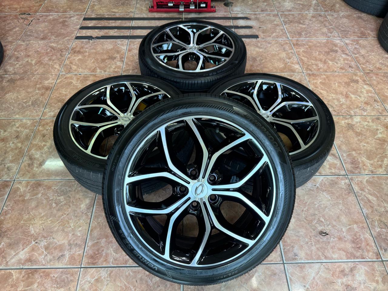 SM5 플라워 18인치 순정휠타이어 팝니다