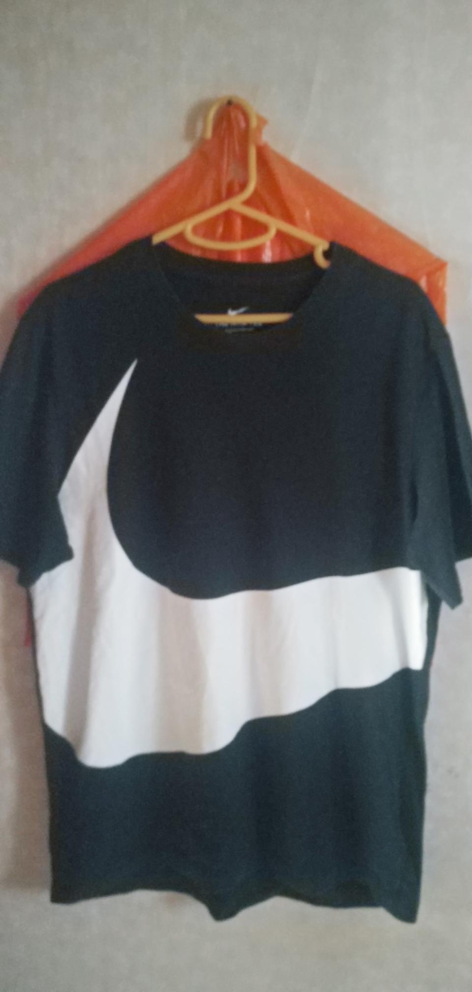 나이키 스우시 반팔-L