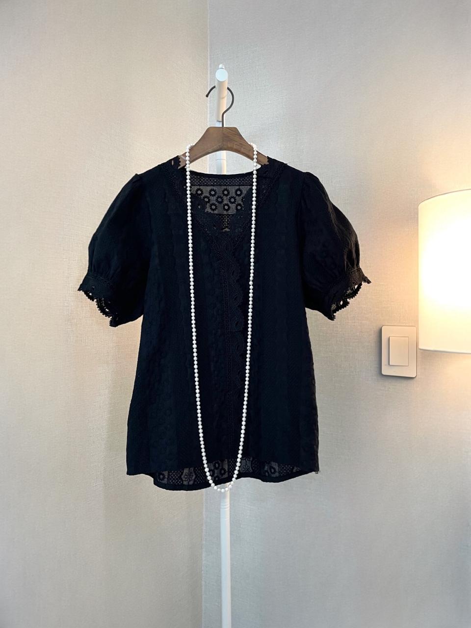 블랙반팔 여름면 셔츠퍼프 자수레이스 블라우스