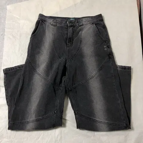 더콜디스트모먼트 데님팬츠 L