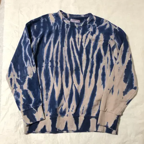 비바스튜디오 타이다이 맨투맨 M