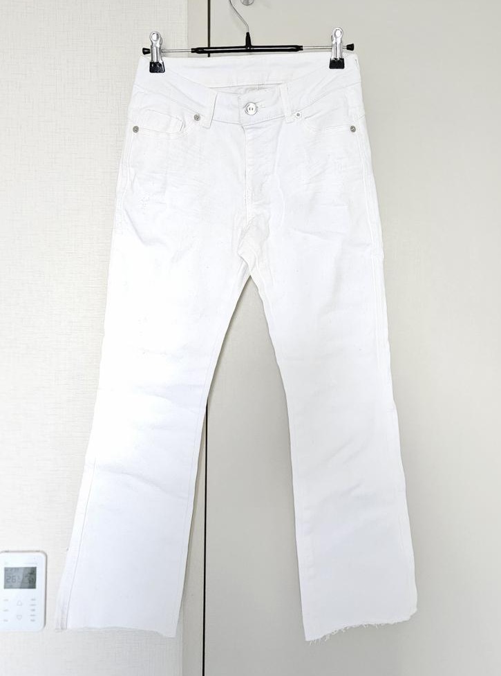 새제품 화이트바지 사이즈24