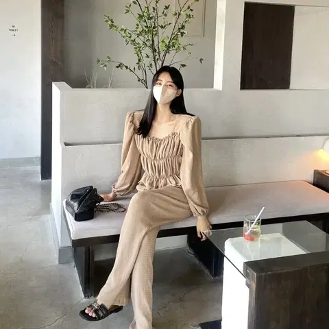 일리 셔링블라우스 밴딩팬츠 여름코디세트