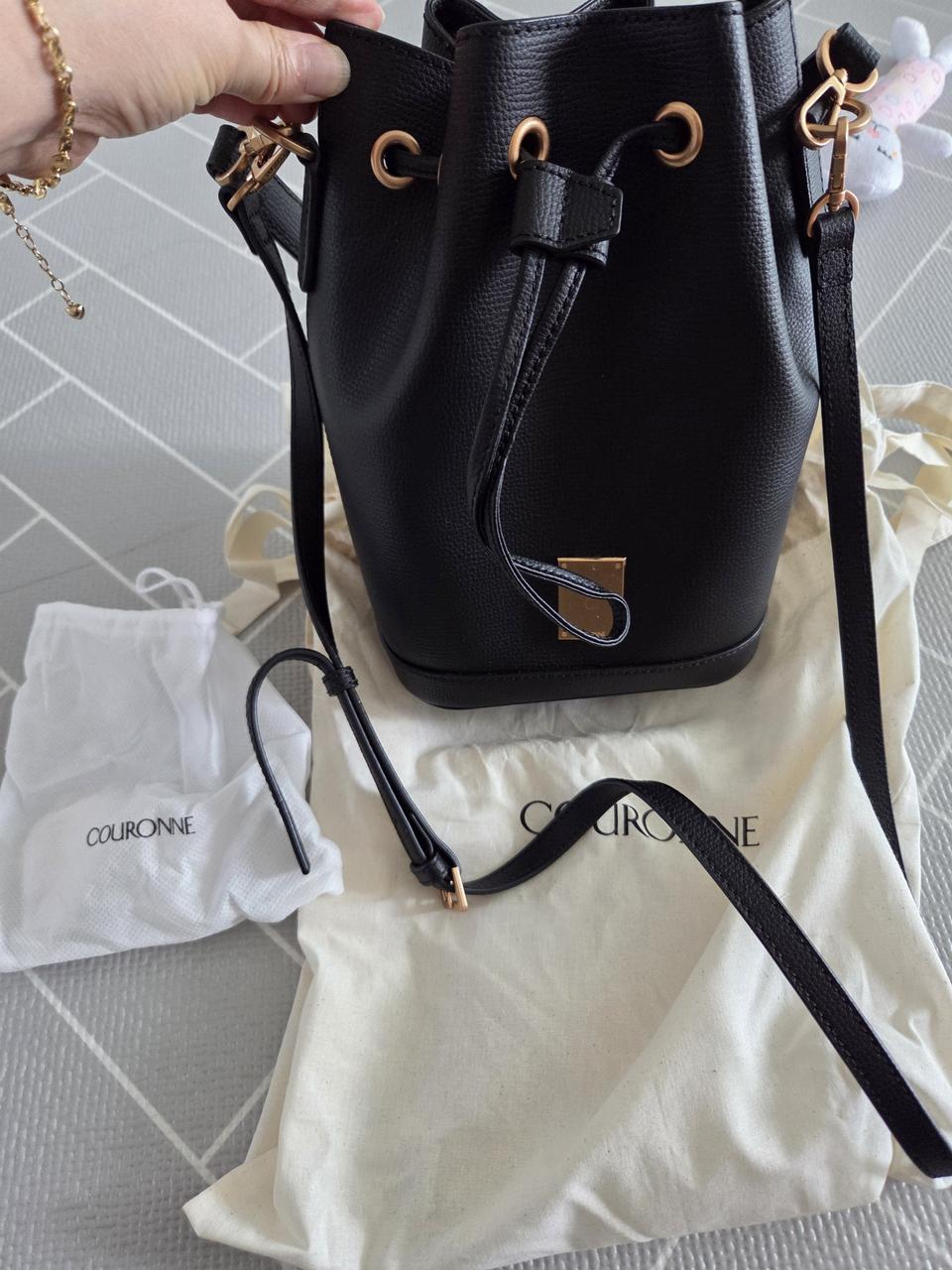 쿠론 버킷백 블랙