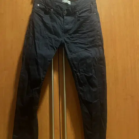 아크네 스튜이오 에이스 캐시진